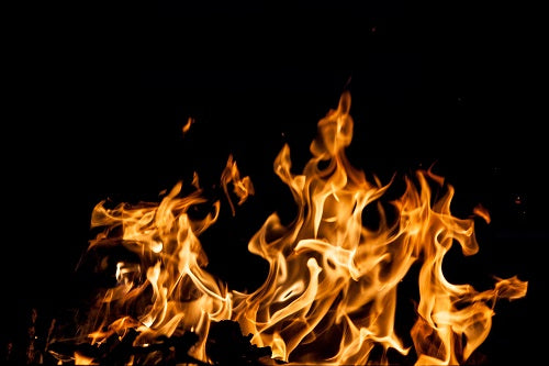 Welcher Prophet wurde ins Feuer geworfen