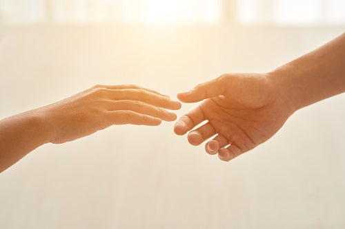Wem darf man Zakat geben?